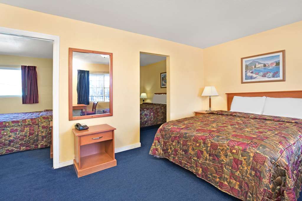 Knights Inn Santa Cruz Habitación foto